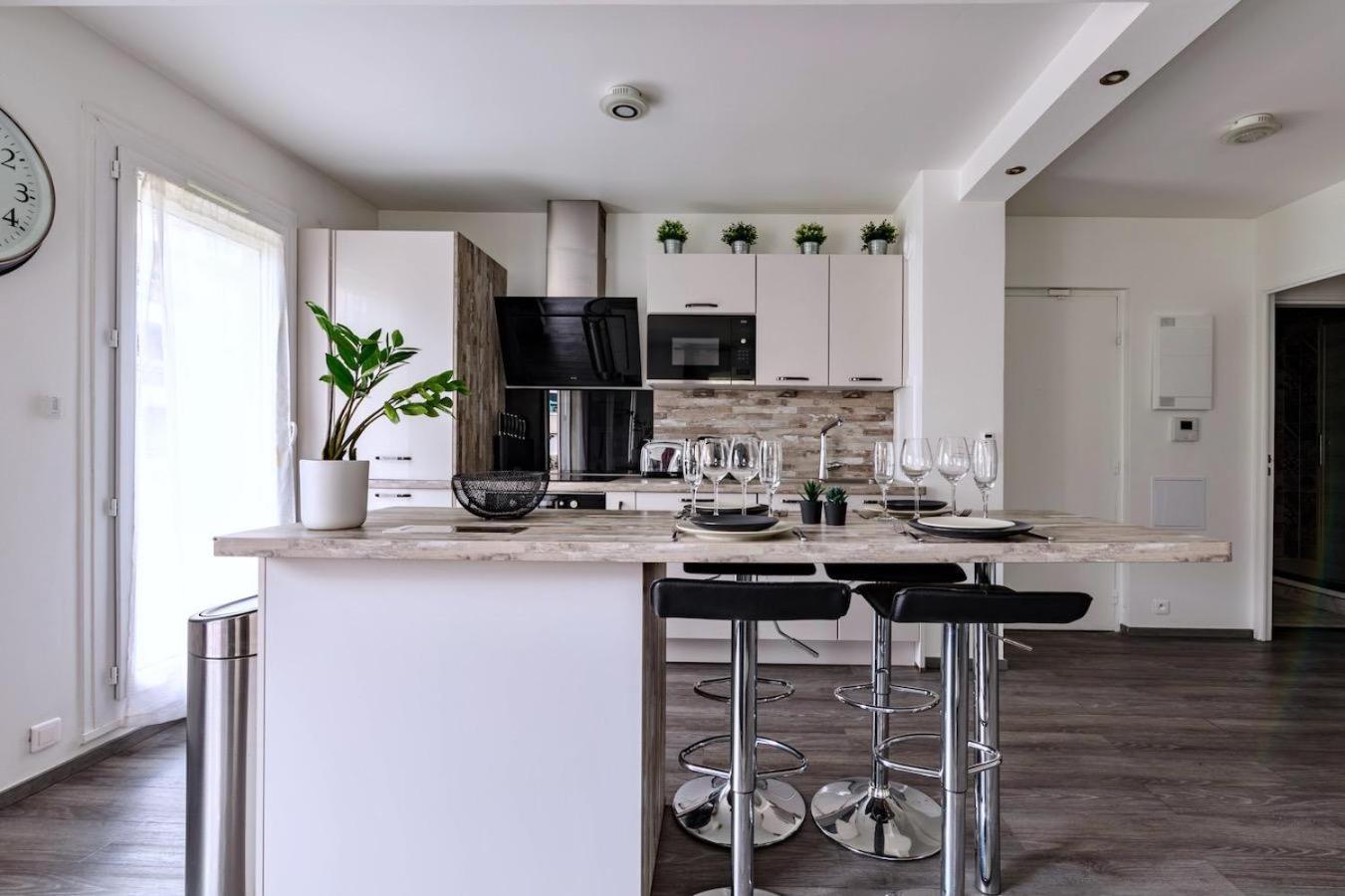 Charmant Refuge Avec Jardin, A 6 Minutes A Pied Du Metro Creteil L Echat-Lovely Retreat With Garden, Located A 6-Minute Walk From Creteil L Echat Metro Station Exterior photo